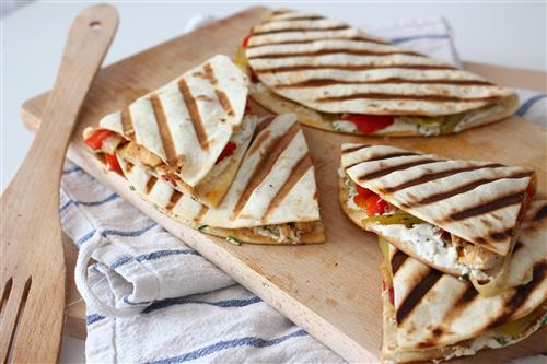 Grilled chicken tortilla with vegetables